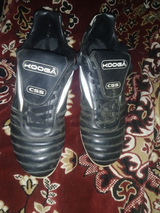 Футболные бутсы/бутси