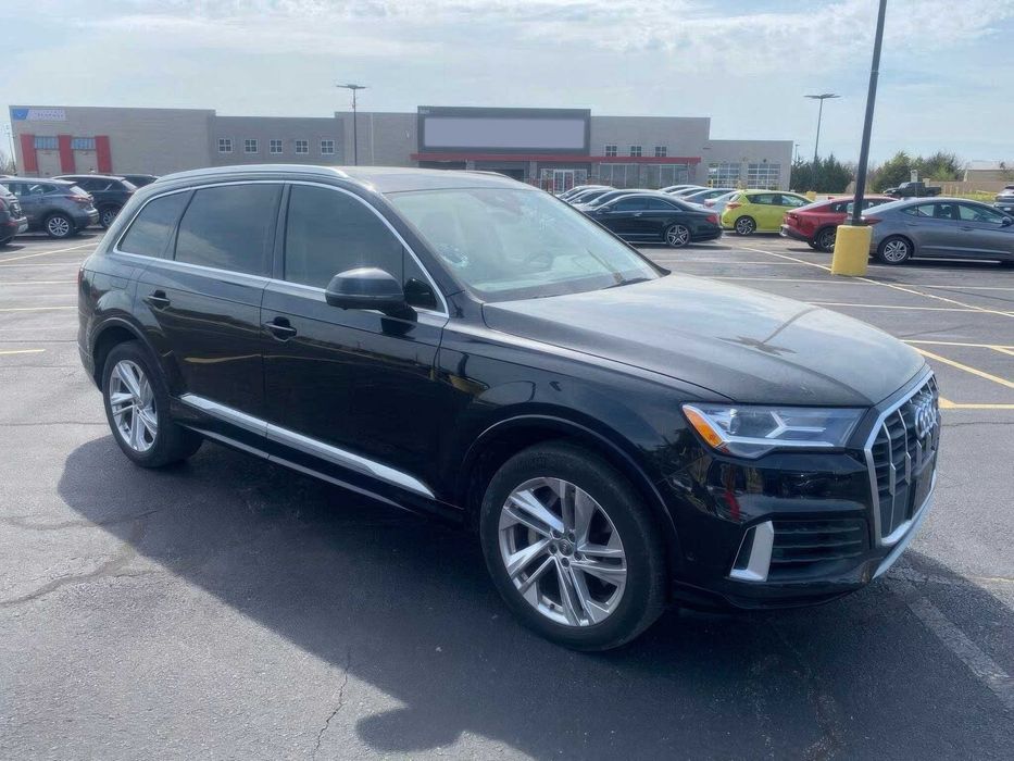 Audi Q7      2020