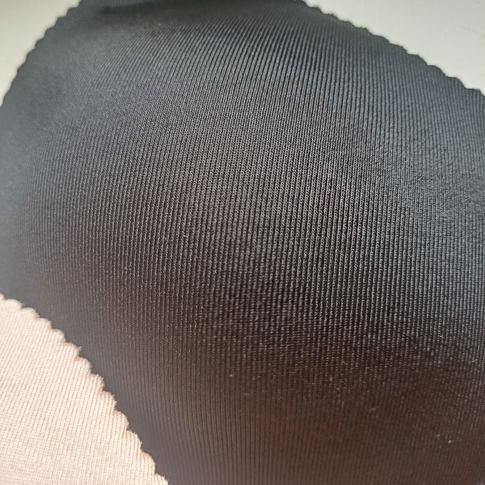 Безшовні бюстгальтери