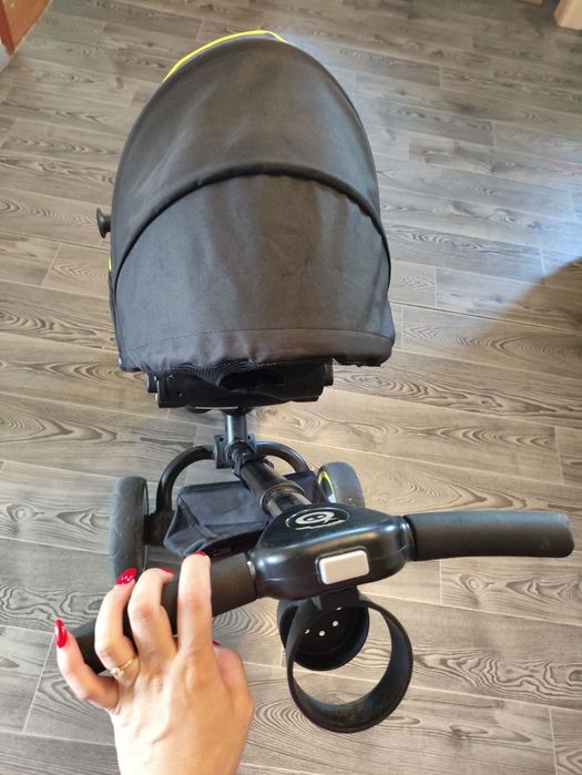 Велосипед-коляска Momi Invidia швидко розбирається вміщається в короб