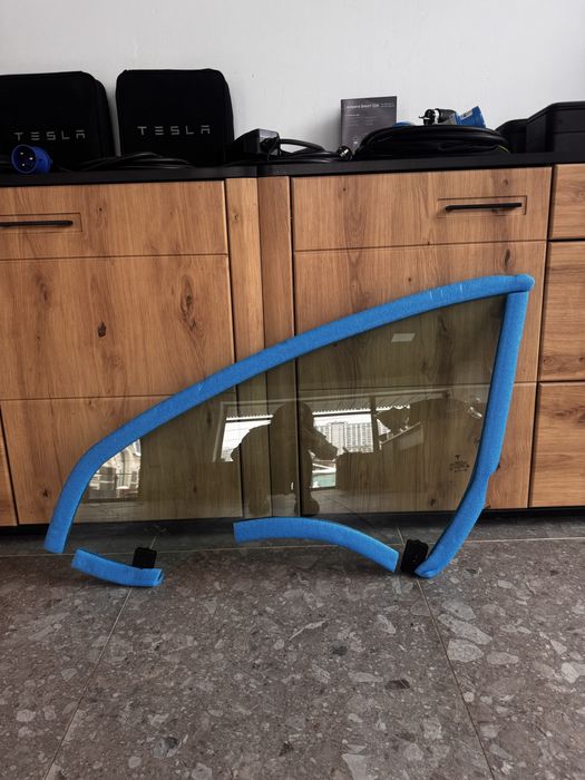 СКЛО Ліве подвійне Tesla Model 3 / 3 HIGHLAND ОРИГІНАЛ