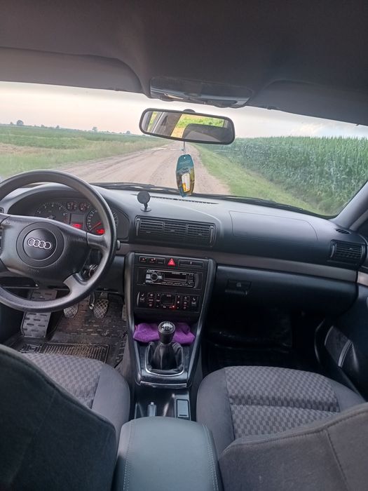 Продам надійну Audi A4,1.6 mpi