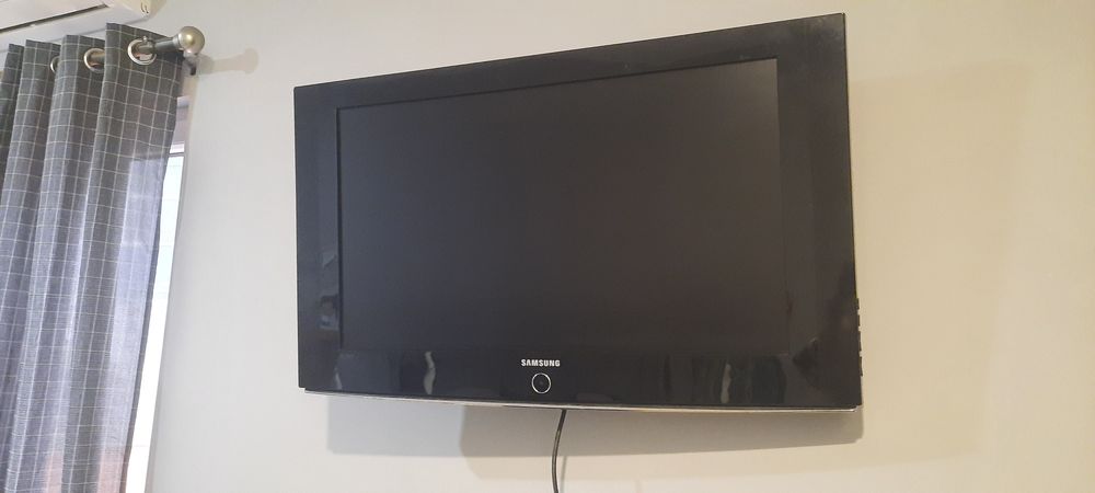 TV Samsung HD como nova