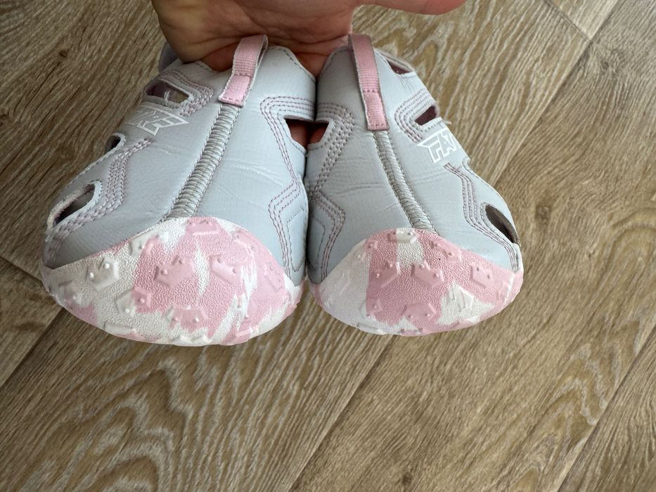 Босоніжки кросівки сандалі Under Armour