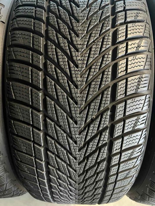 255/35/19+ 225/40/19 R19 Goodyear Ultra Grip Perfomance 3 4шт зима