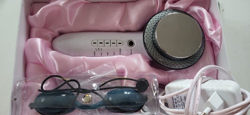 Ultradźwiękowe urządzenie do masażu