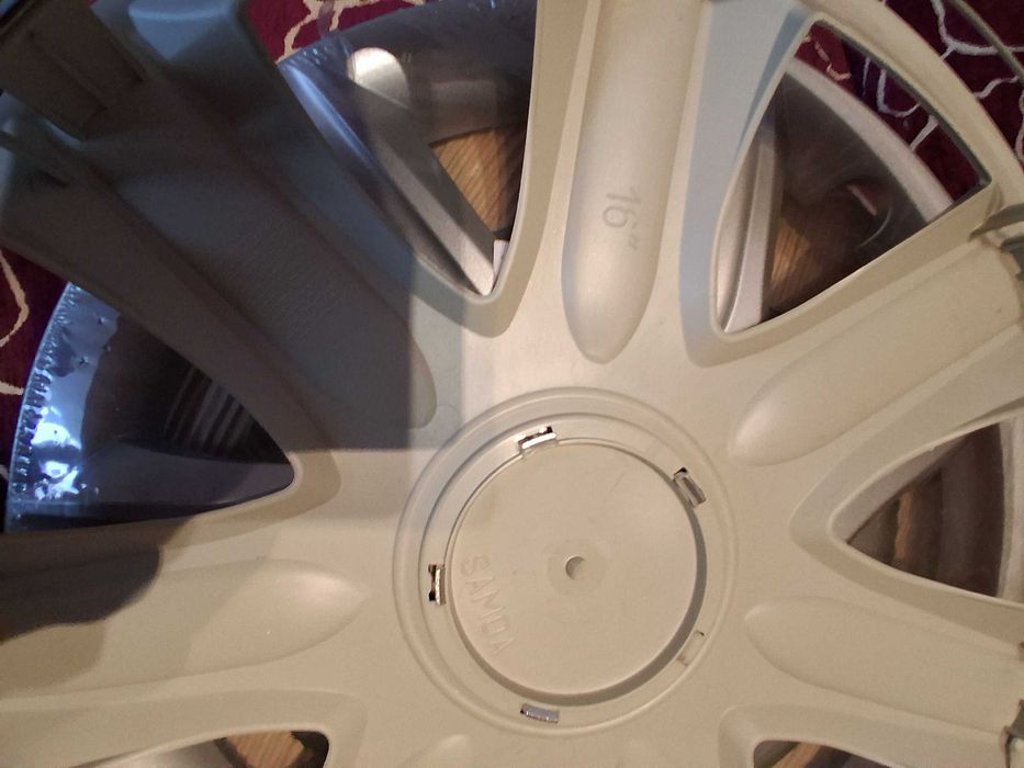 Nowy dekiel kołpak 16 cali (fiat sedici)