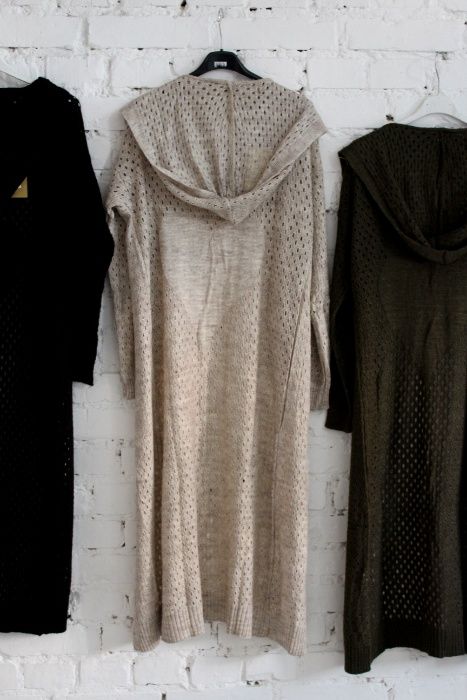 Narzutka sweterek z kapturem TYŁ serce r.40-46 BEŻ