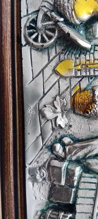 Quadro vintage com espelho e  baixo relevo made in Italy!