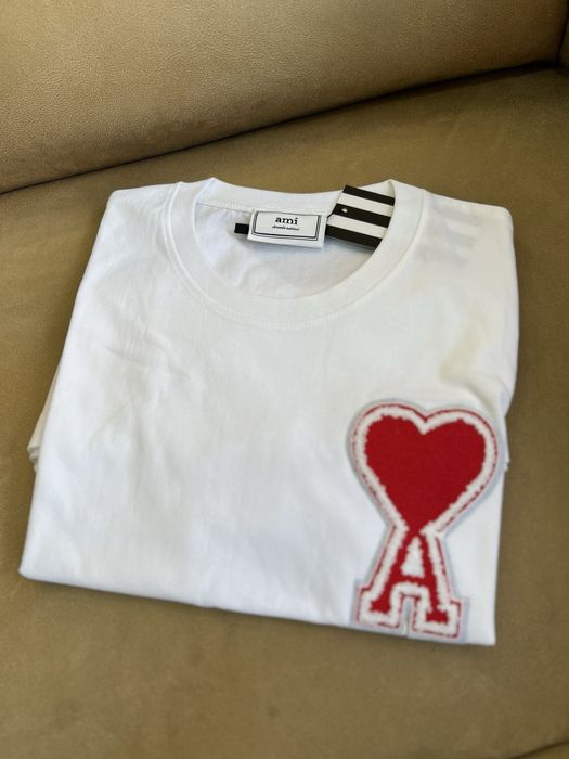 Стильні жіночі футболки