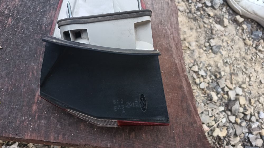 Lampa tył ford mondeo MK4
