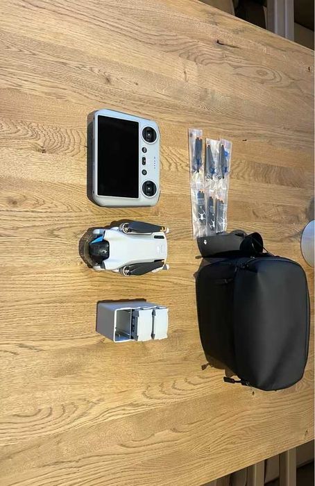 Dron DJI Mini 3 Fly More Combo, Sprawny we 100%, Super stan