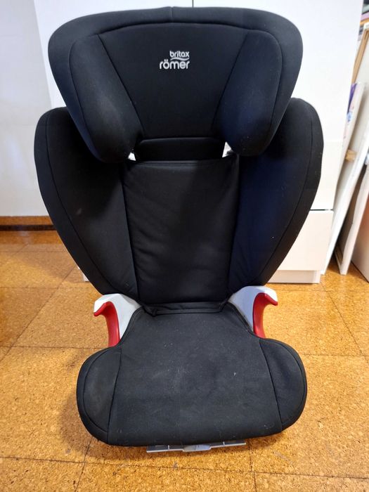 Vendo Cadeira auto em bom estado cada uma 20 euros