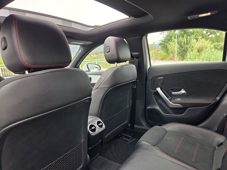 Mercedes-Benz A 180d Limousine AMG Teto Panorâmico