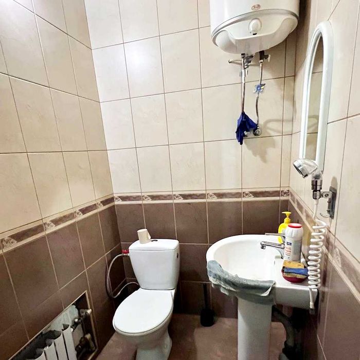 Холодна гора. Оренда окремої фасадної будівлі.