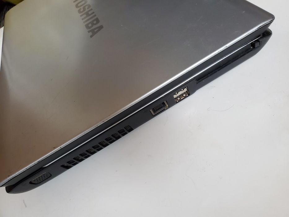 Ноутбук Toshiba satellite L300 L300-11Q