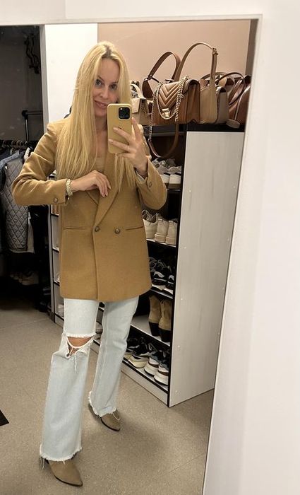 Фантастичний вовняний піджак із щільної тканини від бренду zara