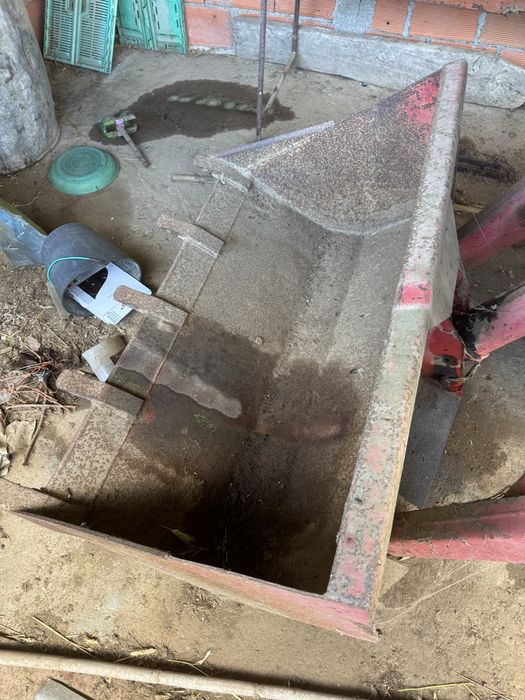 Carregador frontal herculano