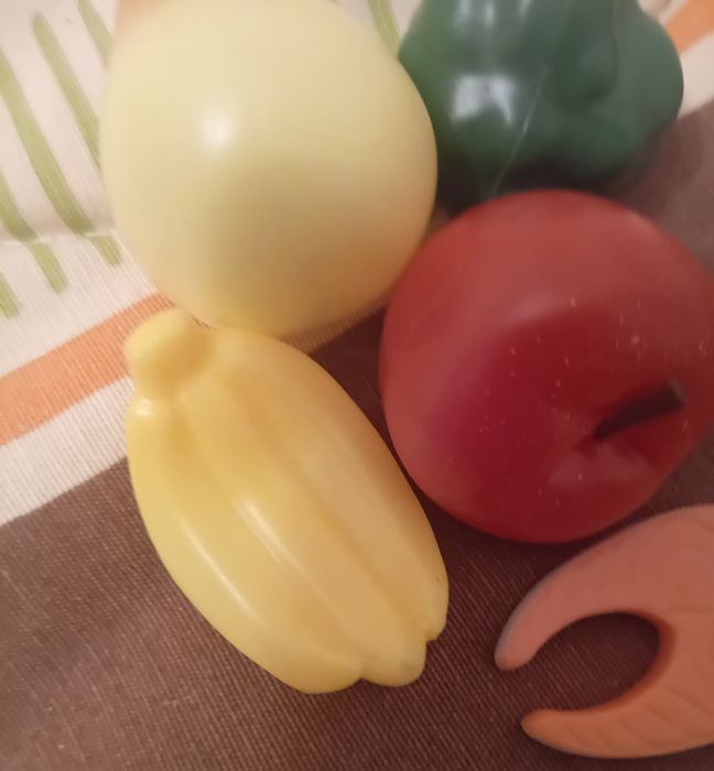 Peças do lidil, 1 calças de menina usado, camisa vermelha de menina us