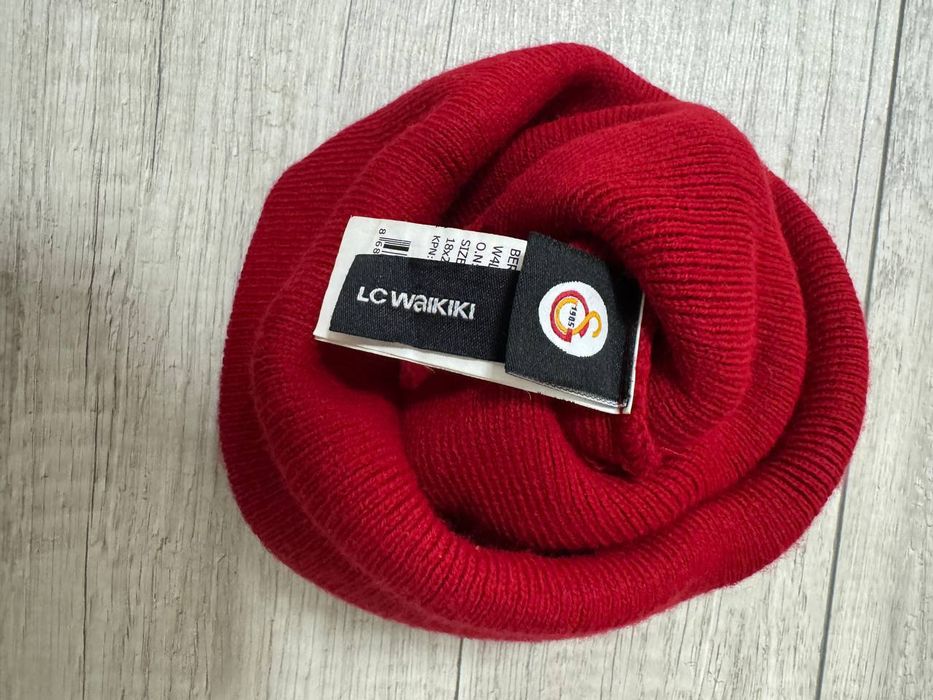Продам оригінальну футбольну шапку