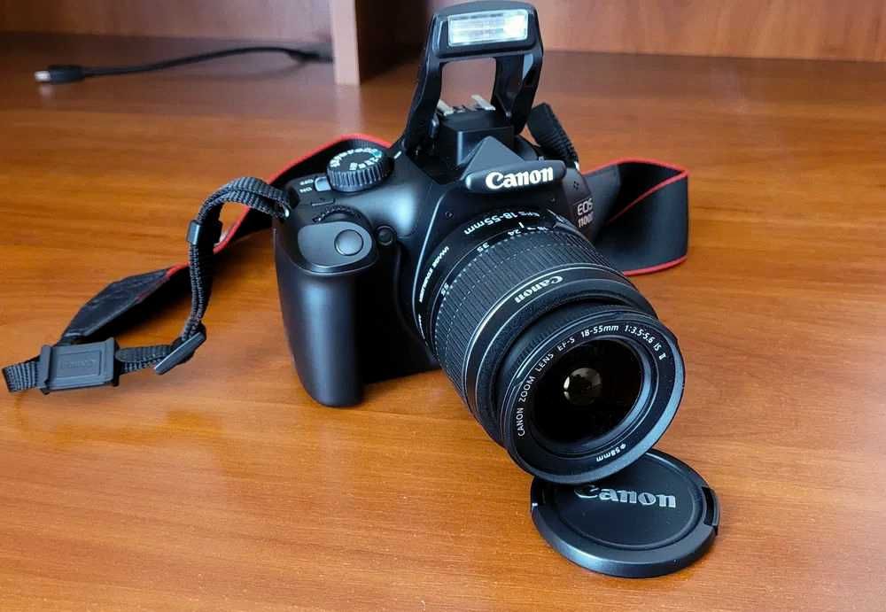 Дзеркальний фотоапарат Canon Eos 1100D : об'єктив 18-55 та ін.