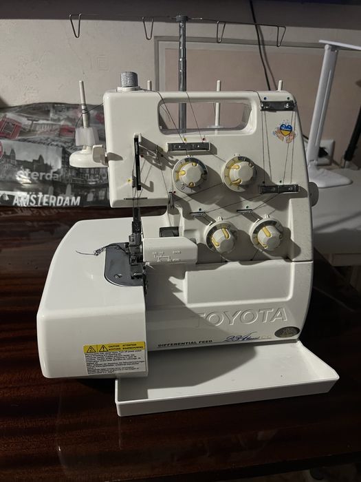 Оверлок побутовий Toyota