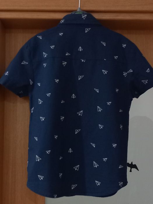 Camisa manga curta azul escura Primark 5-6 anos