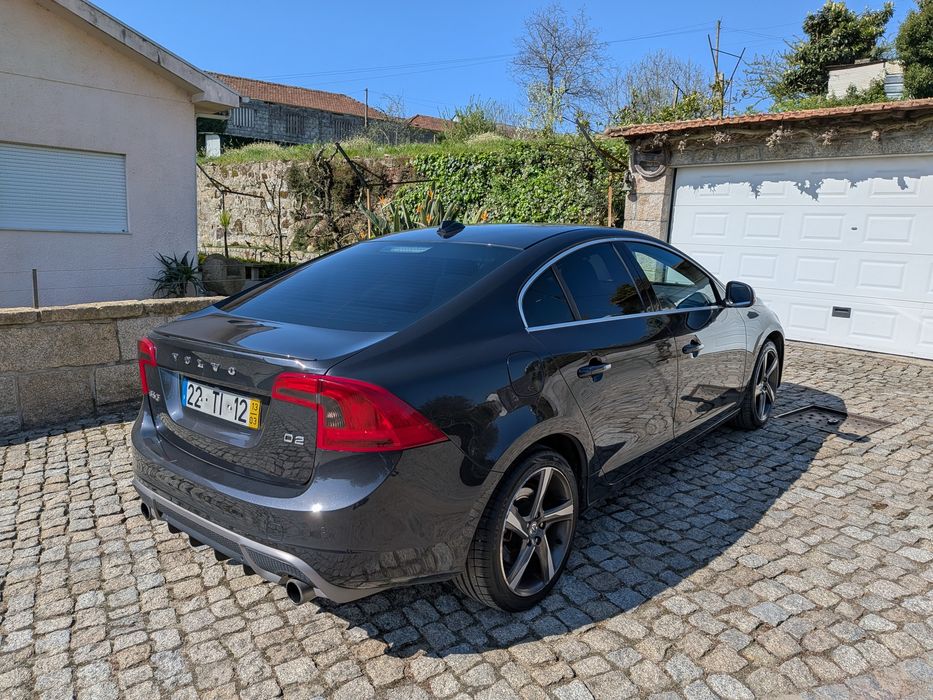 Volvo S60 R. DESIGN Impecável