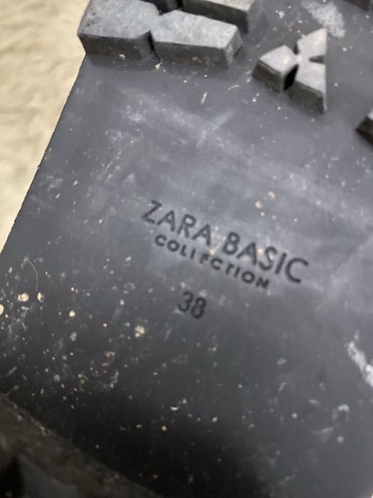 Botins da Zara com perolas