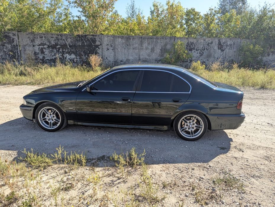 Автомобиль BMW E39 535