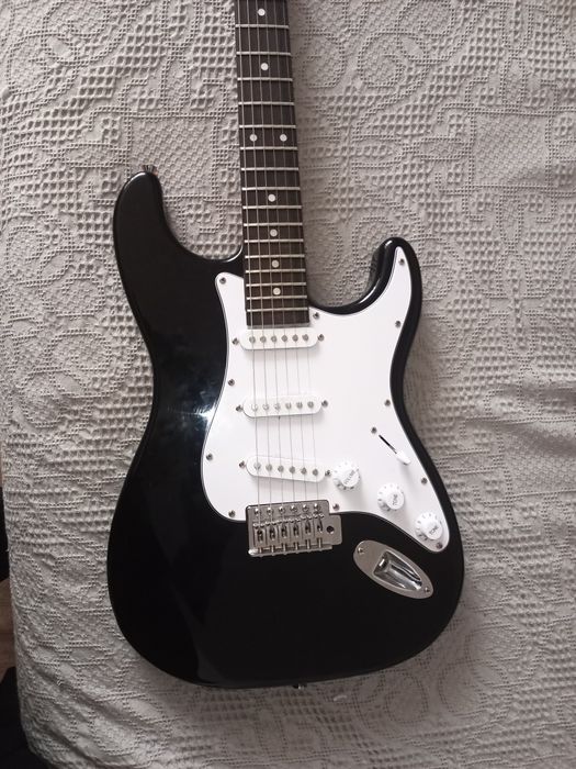 Электрогитара б/у