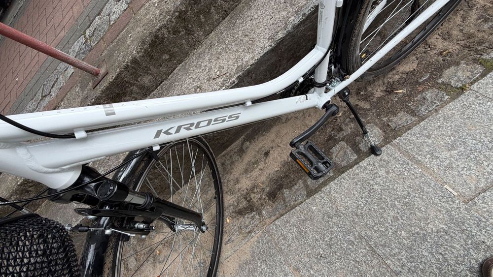 Rower 28 KROSS Trans 1.0 Biały Shimano Damski