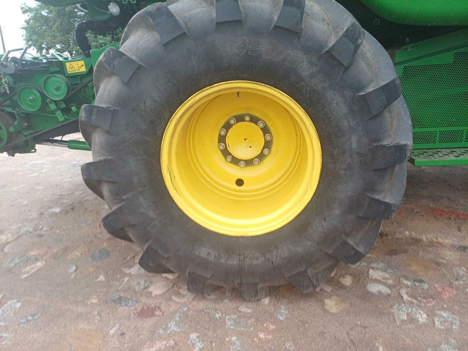Opony Michelin 1050 50R32 2 SZT