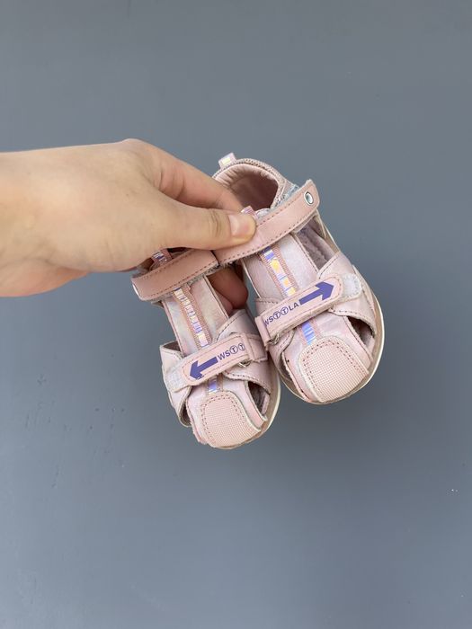 Дитяче взуття для дівчинки босоніжки шкіряні