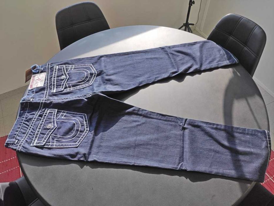 Jeans TRUE RELIGION: O Jeans que Cabe no seu Estilo e no seu Bolso!