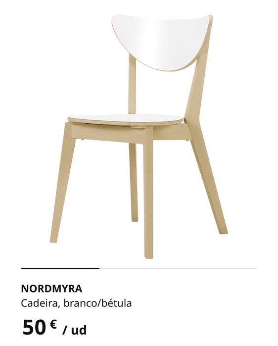 Mesa de refeição com cadeiras