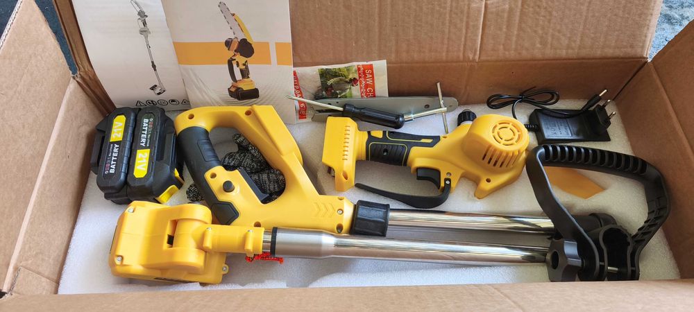 Mini motosserra com extensor e 2 baterias