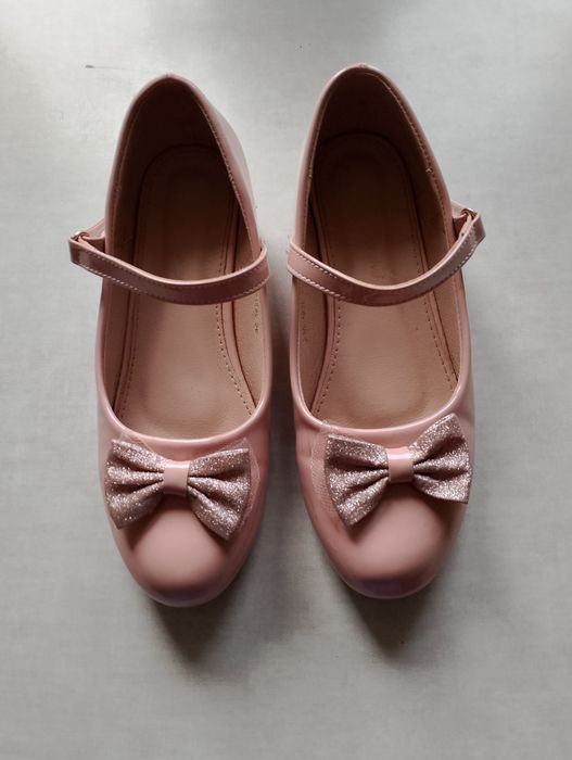 Sprzedam lakierowane baleriny 36