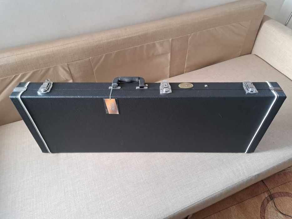 Gitara elektryczna Fender Standard Stratocaster, futerał Rocktile NOWE