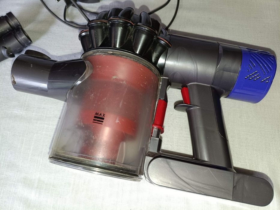 Odkurzacz Dyson V6 bezprzewodowy komplet