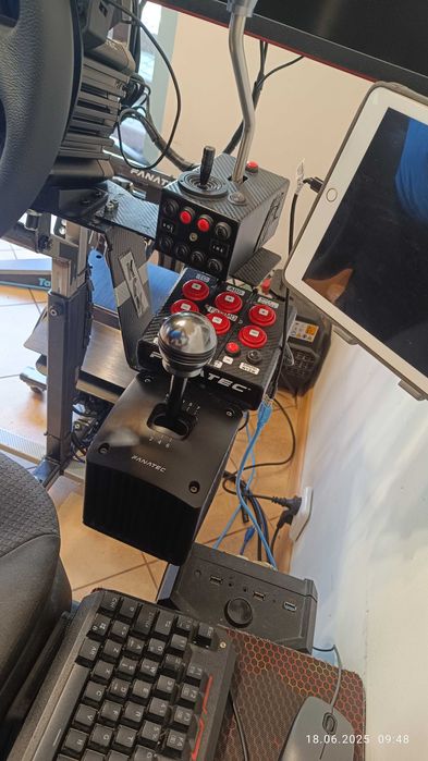 Kokpit wyścigowy, SimRIG KFK , simracing