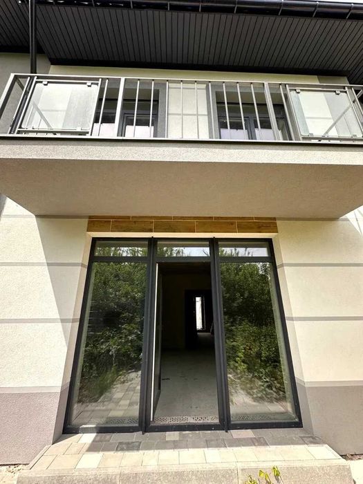 Продаж зданого Таунхауса, краща локація в Крихівцях