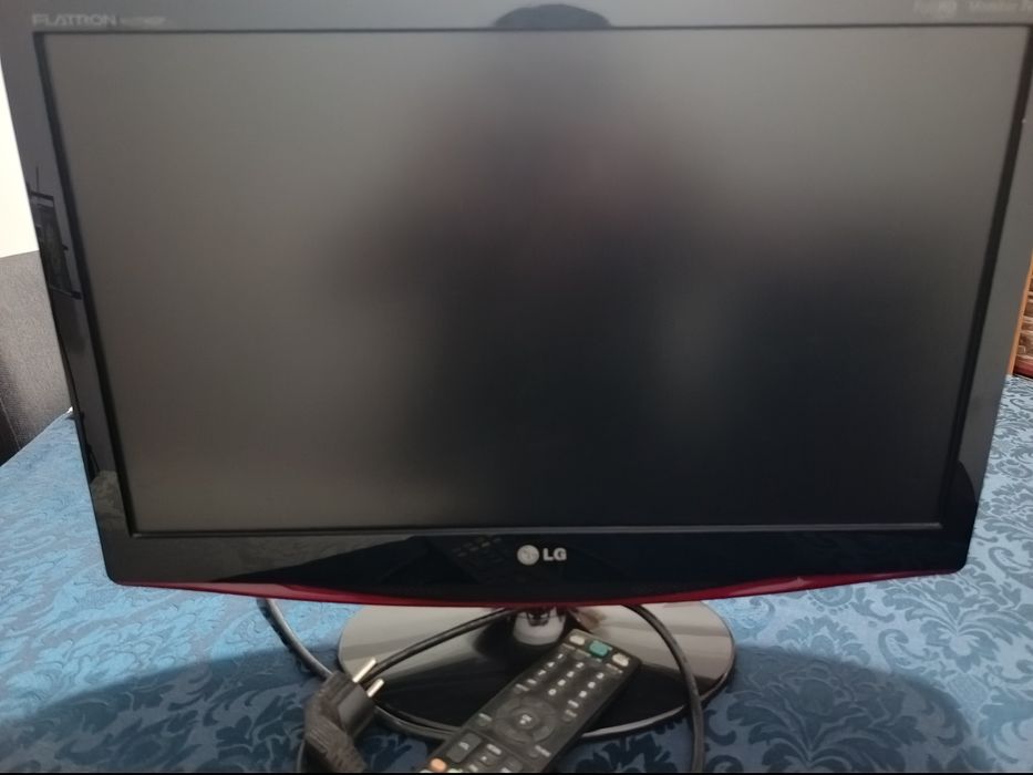 TV LG em excelente estado Full HD