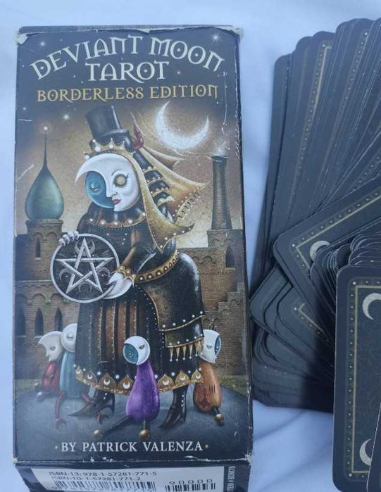 Карты таро , в необычном исполнении.хорошее состояние