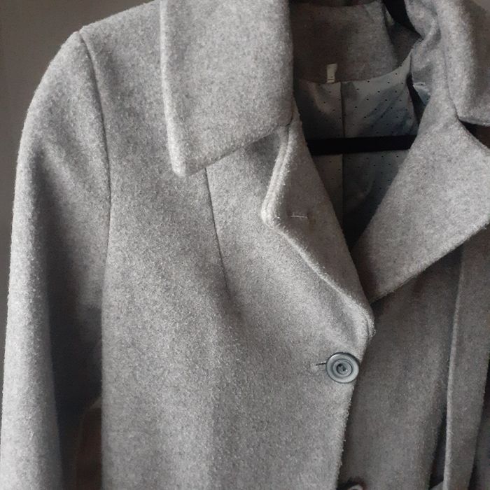 Осіннє сукняне пальто