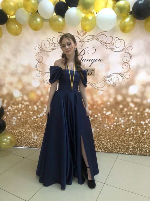 Випускна сукня 42 р