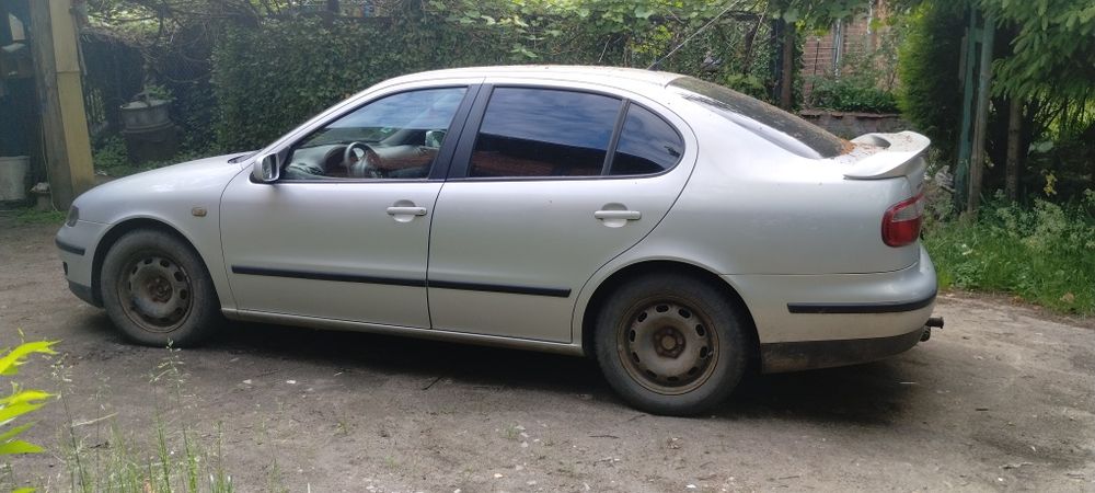 Sprzedam Seat Toledo II 2.3 V5 benzyna + LPG 2200do negocjacji