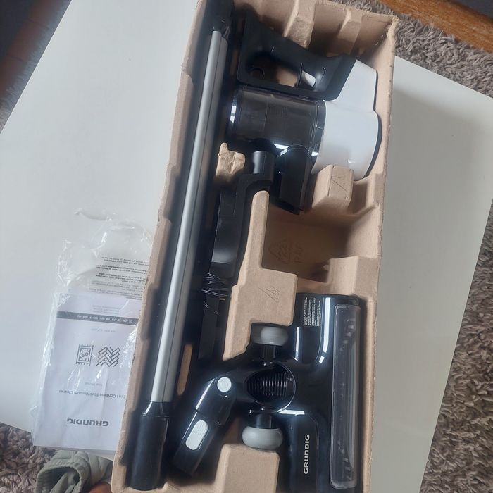 Odkurzacz pioniwy Grundig VCP 4130 uzywany 1 miesiac