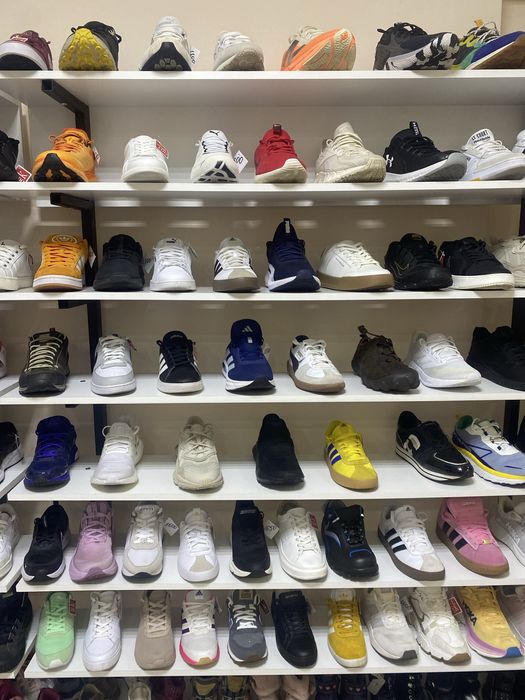 Великий вибір взуття