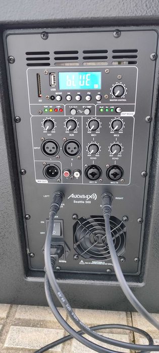 Line Array Seattle 500 Watts RMS c/ tripés novo c/ garantia e fatura